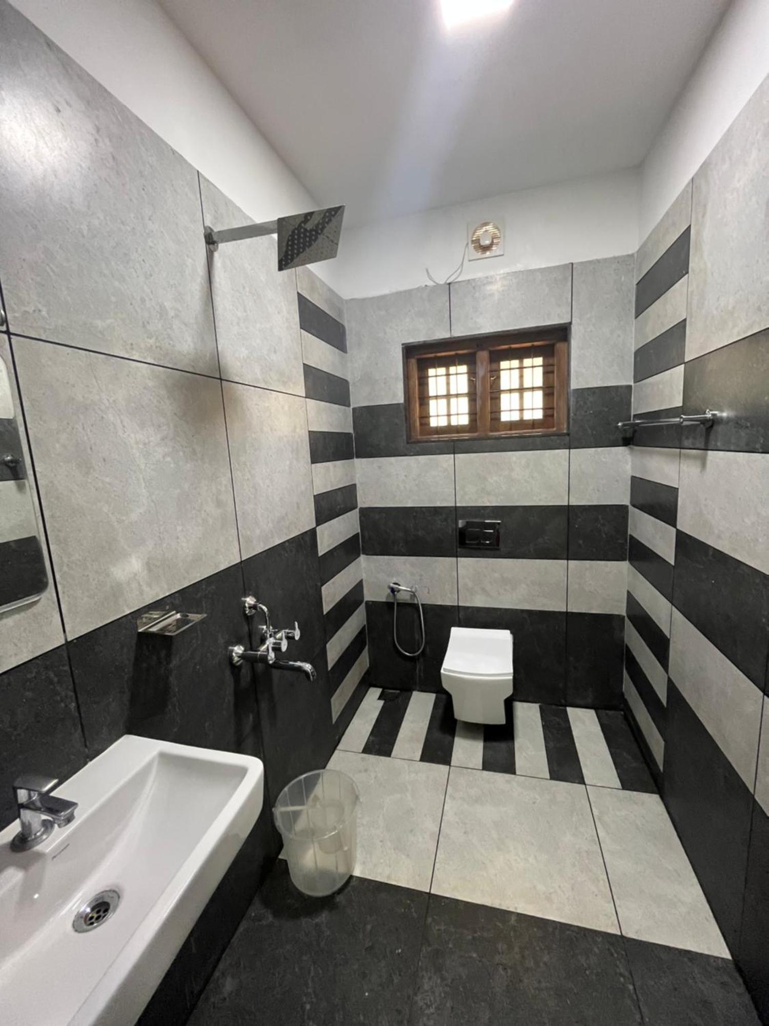 Mount Court Munnar Hotel Bagian luar foto
